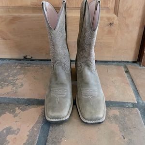 Ariat Square toe woman’s boots